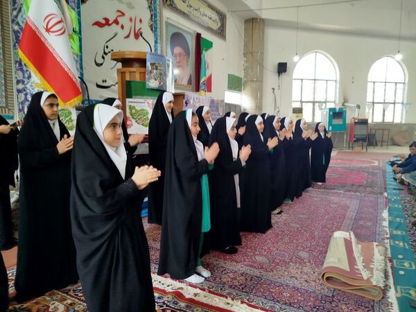 گرامیداشت سالروز ورود امام خمینی به میهن در نماز جمعه گلوگاه 