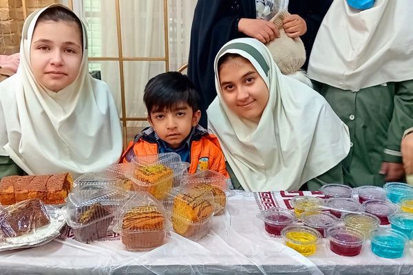 مهمانی طعم‌های دانش‌آموزی در جشنواره آشپزی دبستان دکتر کیهانی۱