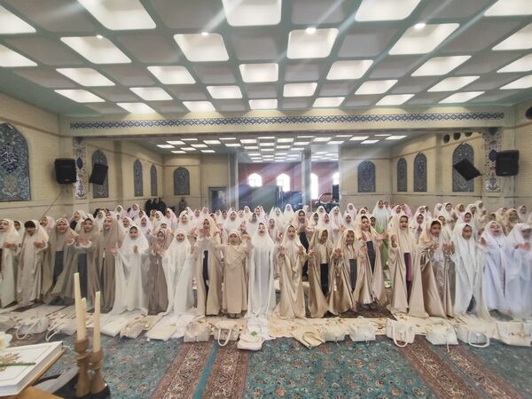 جشن تکلیف دانش‌آموزان مدرسه نصرت مظاهری ناحیه 4 کرج 