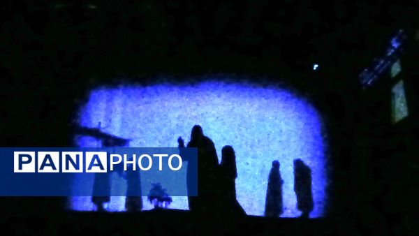 اشتیاق جمعیت سه‌هزار نفری برای تماشای نمایش تنها‌تر‌‌ از مسیح