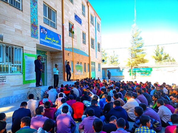 حضور رییس پلیس فتا شهرستان کاشمر در دبیرستان میثاق