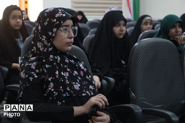 آیین تجلیل از دانش‌آموز خبرنگاران پانا در اسلامشهر 