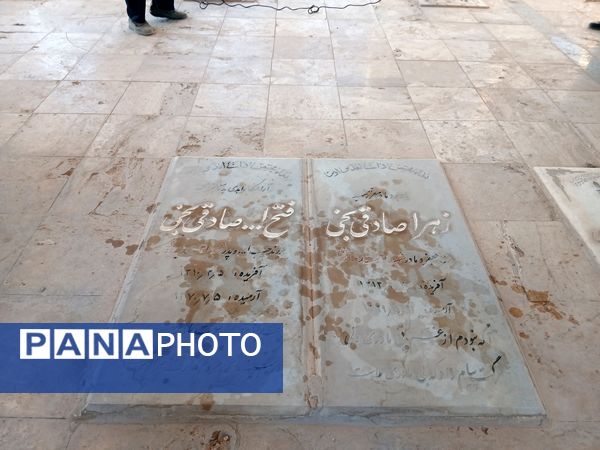 غبارروبی از قبور مطهر شهدا در شهر بخ