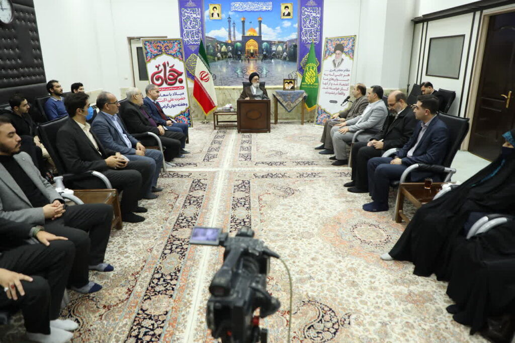 جوانان در مسئولیت‌های خود از مشورت کردن با بزرگان غافل نشوند