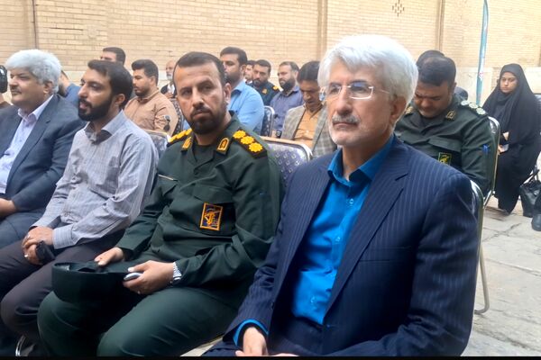 آیین اهدای ۲۵هزار بسته نوشت افزار به دانش‌آموزان نیازمند