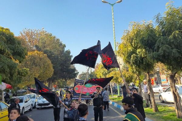 نوجوانان فاطمی از دبیرستان تا مسجد جامع