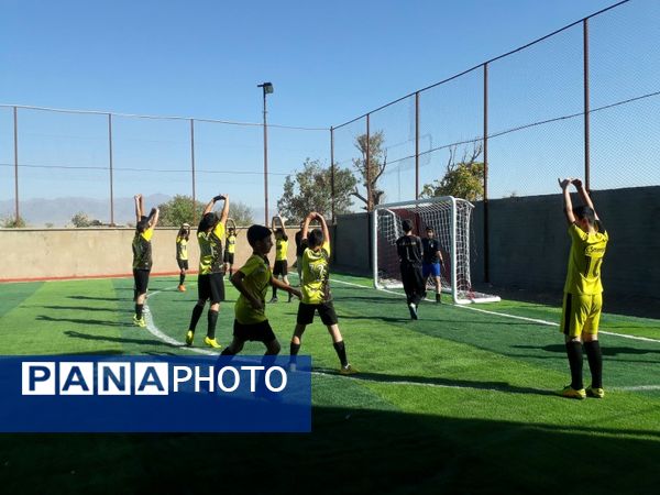 برگزاری مسابقات فوتبال به مناسبت ایام فاطمیه در خلیل آباد 