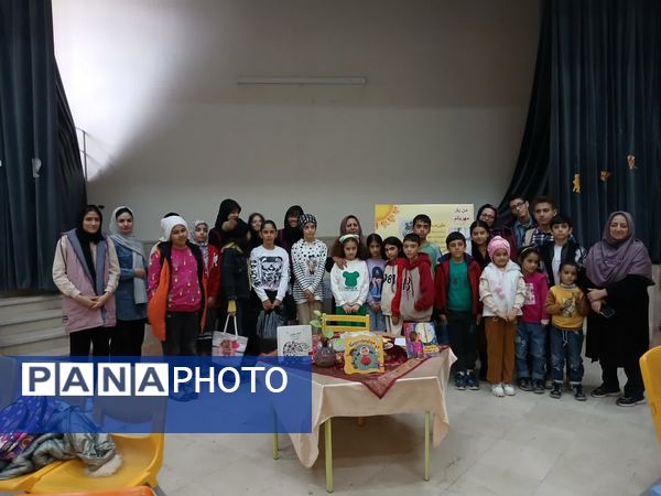 کافه کتاب کانون پرورش فکری اندیشه میزبان شاعر نوجوان