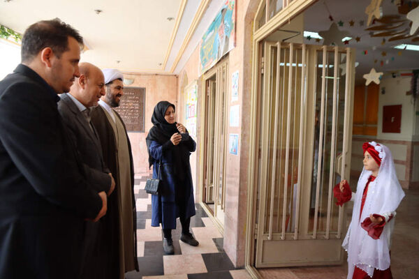 طرح سپاس معلم در مدارس شهرستان اسلامشهر با حضور مسئولین شهرستان