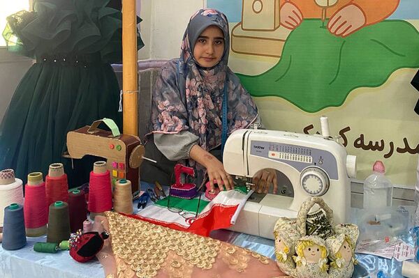 برگزاری نمایشگاه به مناسبت هفته مشاغل، در دبستان کودک مسلمان