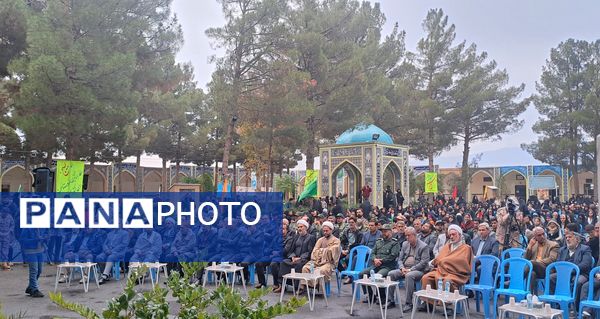  غبارروبی مزار شهدا در نیشابور 