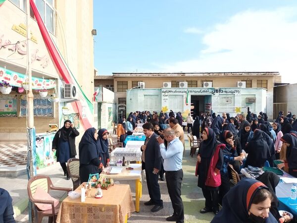 برپایی بازارچه کارآفرینی در مدارس بهبهان