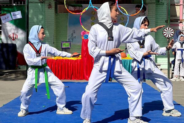 المپیاد درون مدرسه‌ای در مدارس بهارستان دو