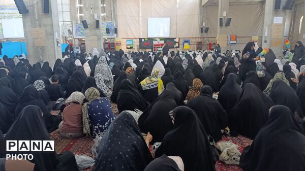 از پیر تا کودک در نماز جمعه نیشابور حضور دارند-۲