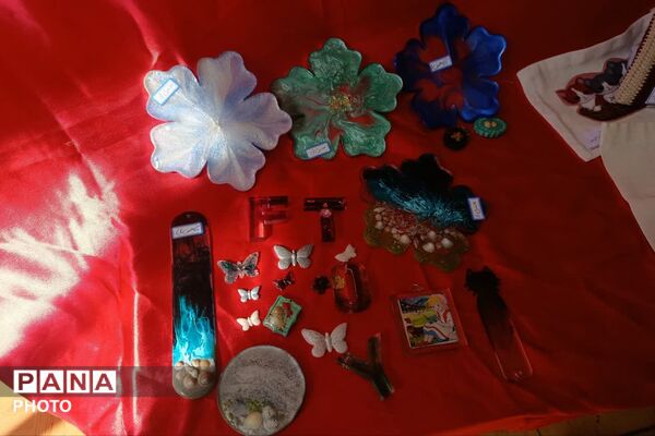 برگزاری بازارچه غذا و صنایع‌دستی در دبیرستان ستارگان۲
