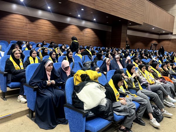 جشن بزرگ انقلاب در هشتگرد 