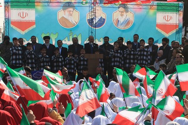 حضور پرشور مردم بهارستانی در راهپیمایی ۲۲ بهمن