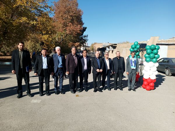 آیین بدرقه دانش آموزان منتخب به عمره دانش‌آموزی از هشت استان کشور در کرمانشاه
