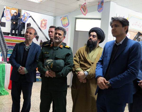 زدن زنگ انقلاب در مدرسه دخترانه فرزانگان شهرستان بجنورد 