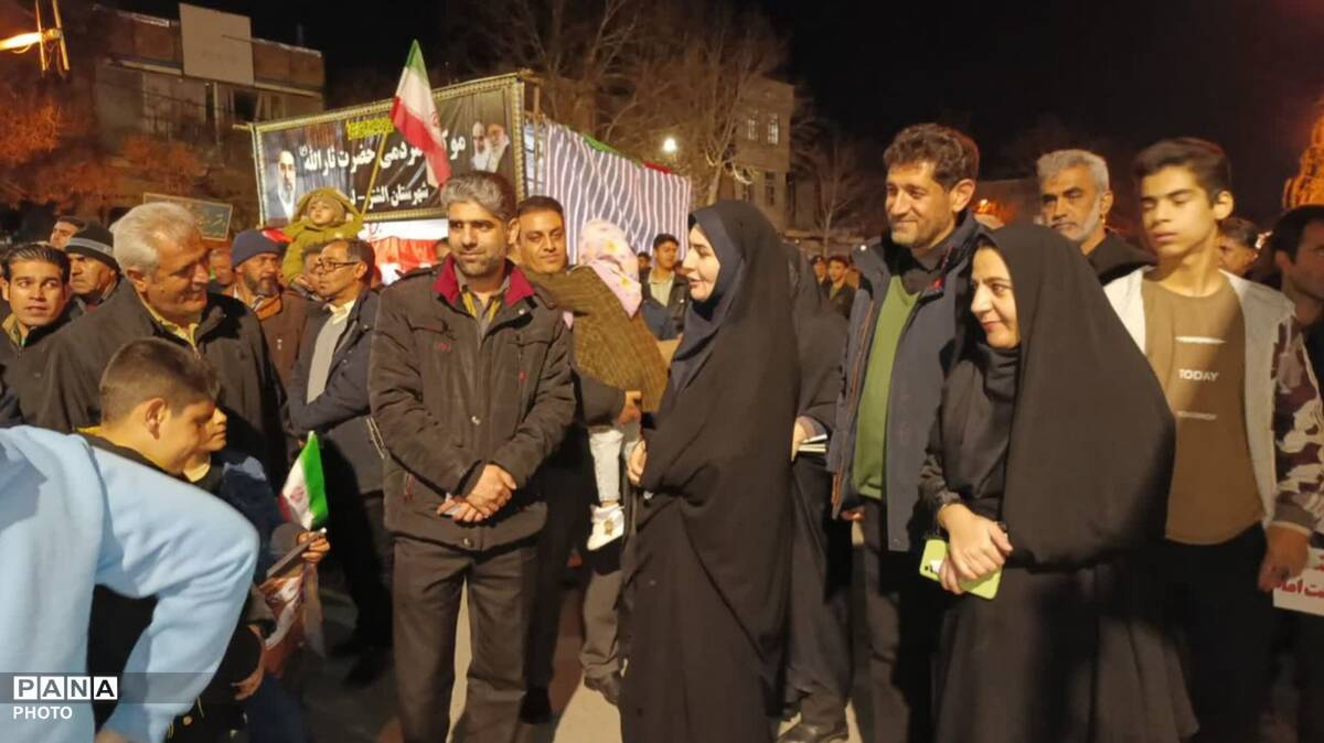  نماز استغاثه و راهپیمایی باشکوه مردم در سوگ رهبر شهید