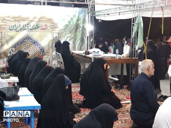 اقامه نماز استغاثه به امام زمان (عج) در موکب حماسه مقاومت دانش آموز 