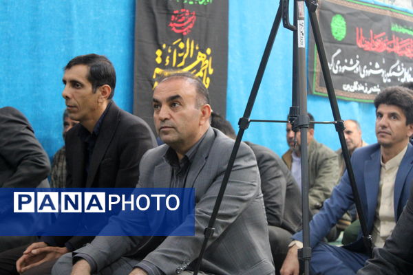 مدیرکل آموزش و پرورش استان در نماز جمعه شهربن