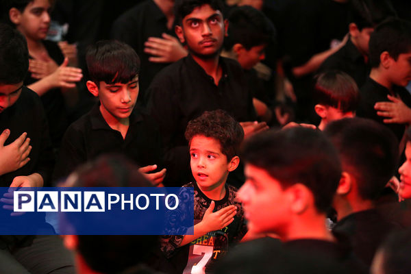 محفل عزاداری نوجوانان در حرم حضرت معصومه(س)