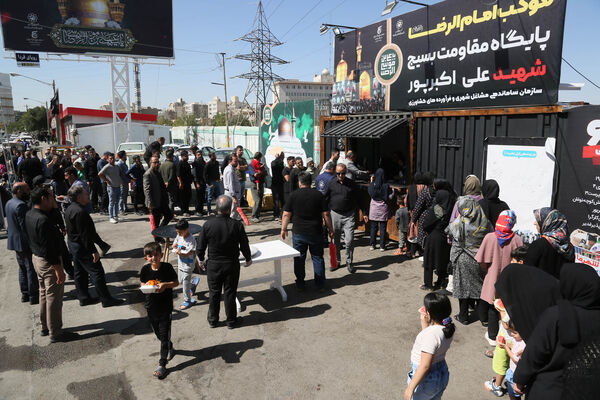 خدمت‌رسانی در موکب پایگاه بسیج شهید اکبرپور مشهد