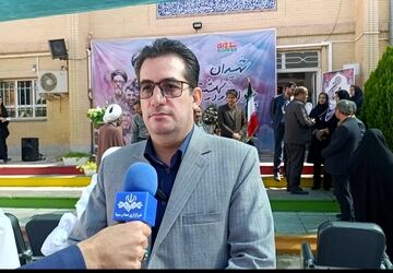 معلمان و دانش آموزان باید ادامه دهنده راه شهدا باشند