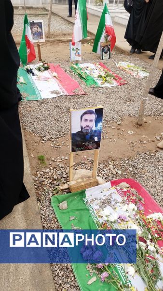 آیین غبارروبی و عطرافشانی مزار شهدا  