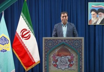 حضور مسئولان ناحیه ۳ در میز خدمت اداره کل آموزش و پرورش در مصلی نماز جمعه اصفهان