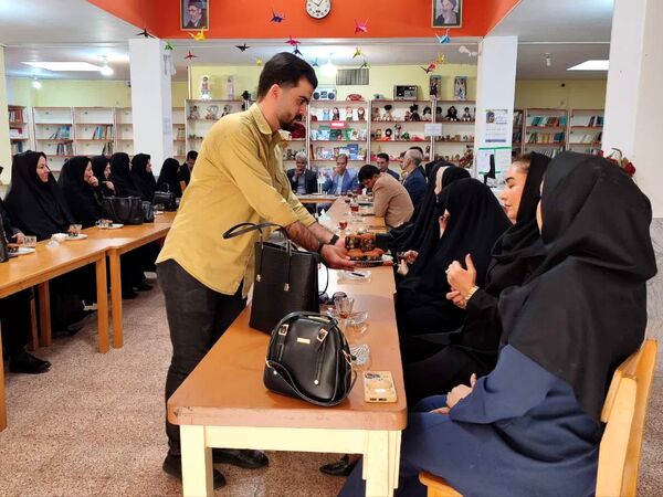 جلسه تقدیر از مدیران و معاونین پرورشی در کانون پرورش فکری کودکان و نوجوانان