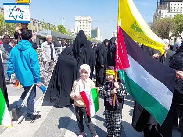 راهپیمایی روز قدس با حضور مردم ولایت‌مدار مشهدی