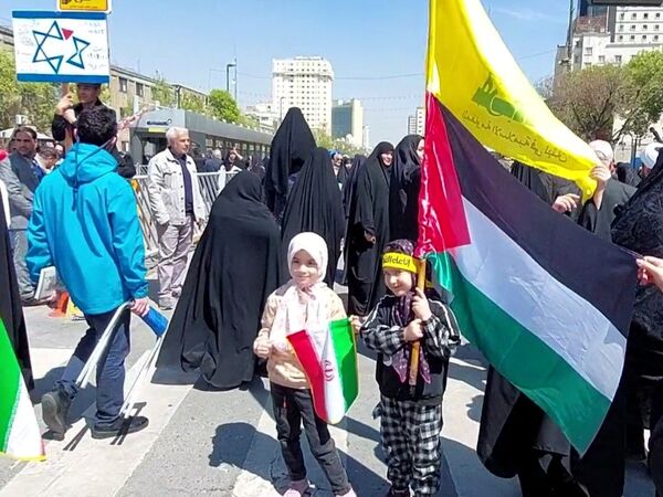 راهپیمایی روز قدس با حضور مردم ولایت‌مدار مشهدی