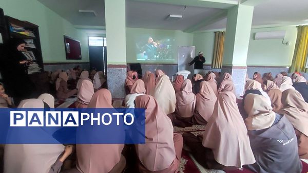 شناخت جنگ نرم از نگاه دین و رسانه در دبیرستان حضرت آسیه(س) حاجی‌آباد