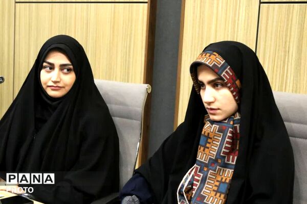 آیین تجلیل از مدیران مدارس تمام تشکیلاتی و مدیران سازمان دانش آموزی مناطق ۱۹ گانه تهران 