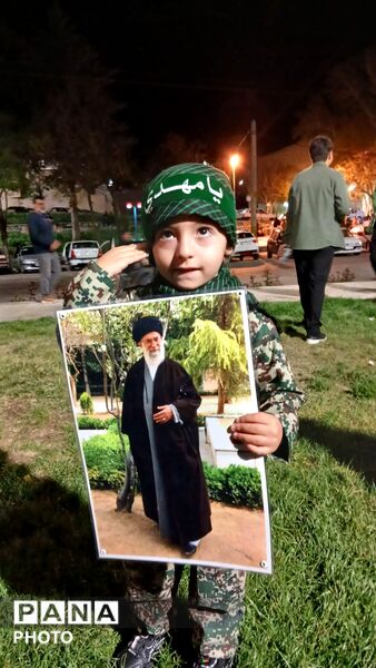 در میدان هستیم و می مانیم تا پای جان برای ایران 
