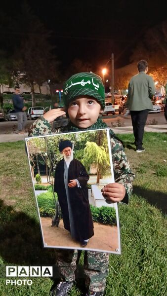 در میدان هستیم و می مانیم تا پای جان برای ایران 
