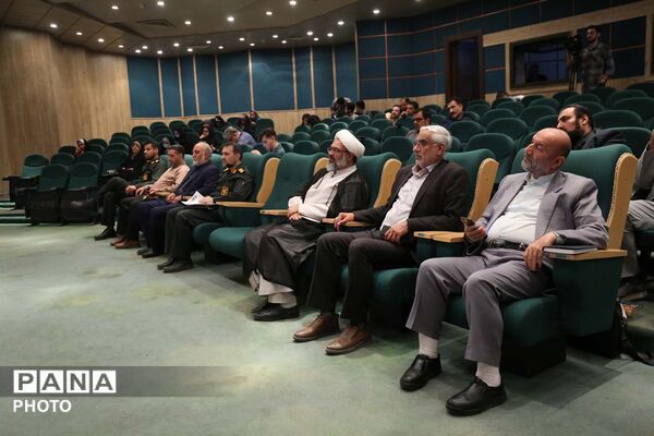 نشست خبری تشریح برنامه های سپاه و بسیج قم در هفته دفاع مقدس