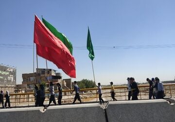 گفت وگو با زائران و خادمان پیاده روی به سمت مشهد مقدس به مناسبت شهادت امام رضا(ع)