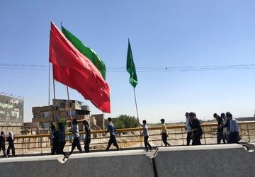 گفت وگو با زائران و خادمان پیاده روی به سمت مشهد مقدس به مناسبت شهادت امام رضا(ع)