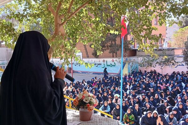 برگزاری مراسم روز دانش‌آموز در مدارس بهارستان‌دو