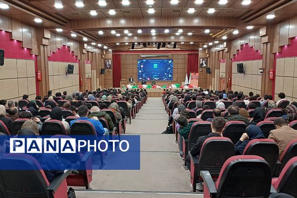 تقدیر از دانش‌آموزان دبیرستان هیات امنایی البرز در اردوگاه استانی شهید محمد منتظری شهریار 