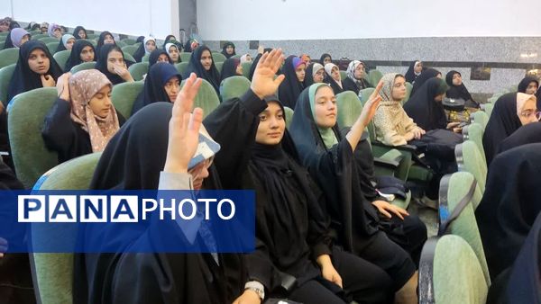 برگزاری اردو یاوران ولایت دختران متوسطه اول استان اصفهان