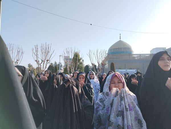 اقامه نماز عید فطر در حرم مطهر رضوی