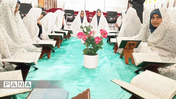 زنگ نماز در مدرسه فرزانگان به صدا درآمد