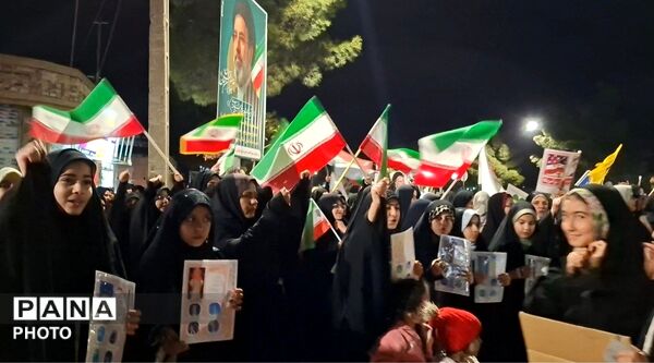 شامگاه دوازده فروردین؛شبی که طنین قدم های مردم رشتخوار،شهر را بیدار کرد