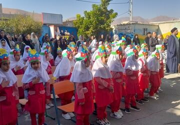 جشن روز اول مهر ماه در دبستان شهید اسلامی شهرستان نیم ور