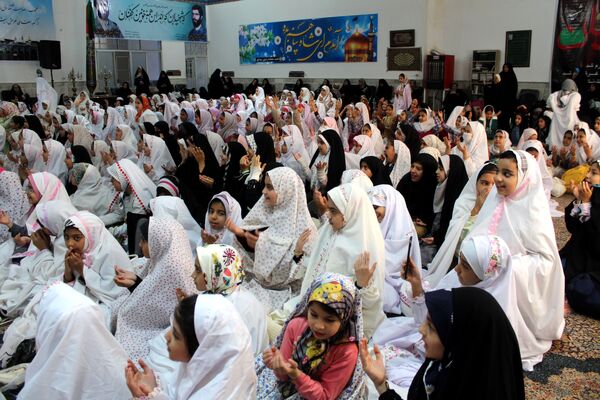 افطار روزه اولی‌ها در هیئت رضوی