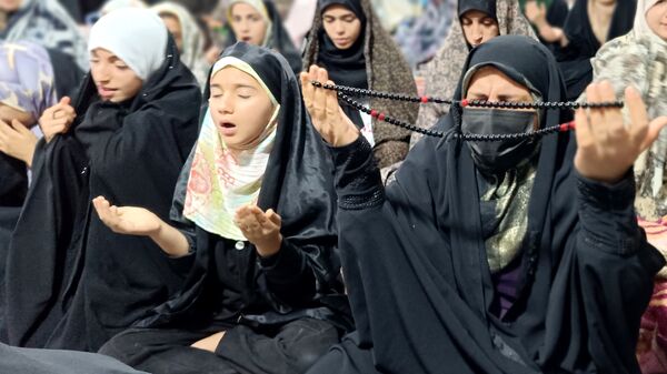 آیین معنوی اعتکاف دانش‌آموزان دختر مسجد سیدالشهدای یاسوج